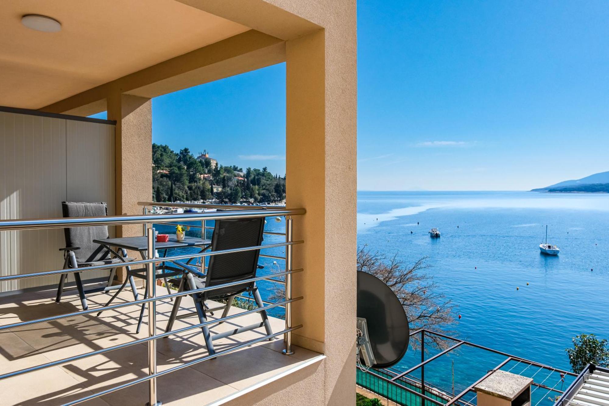Studio Apartment Above Promenade W Terrace & Parking Rabac Luaran gambar